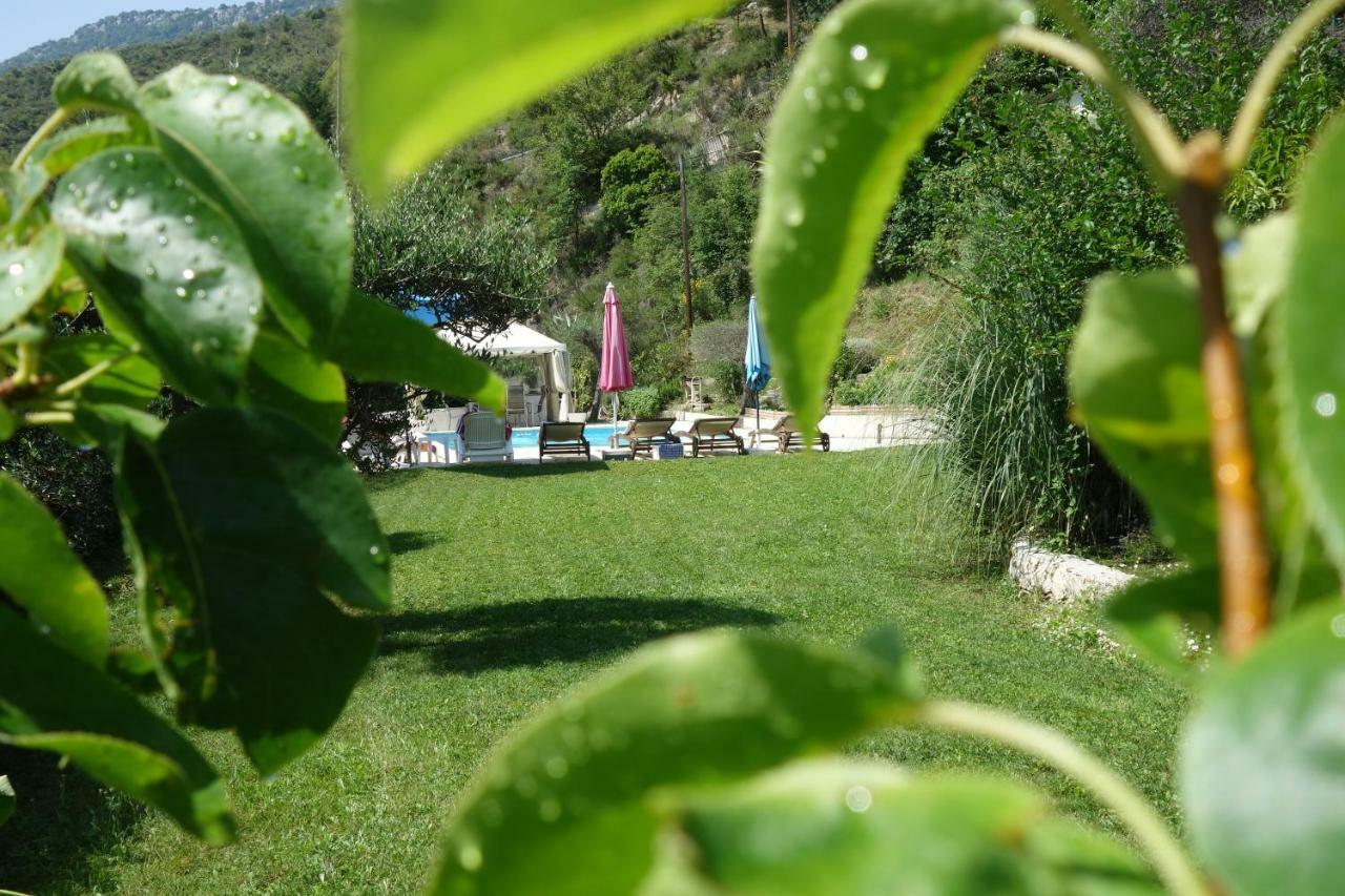 Studio Le Romantique A 20 Kms De Nice Bendejun Bagian luar foto